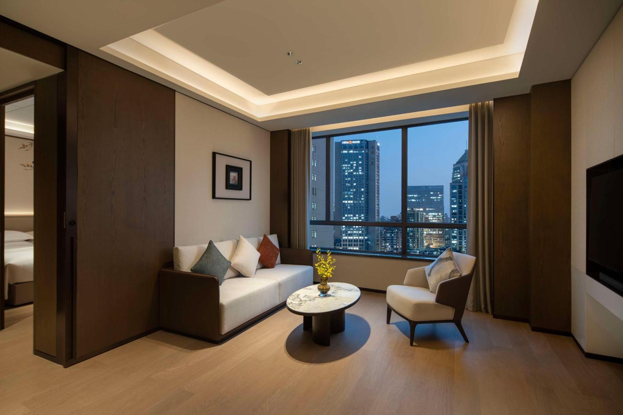 Yuexiu Hotel Guangzhou, Curio Collection By Hilton Exteriör bild
