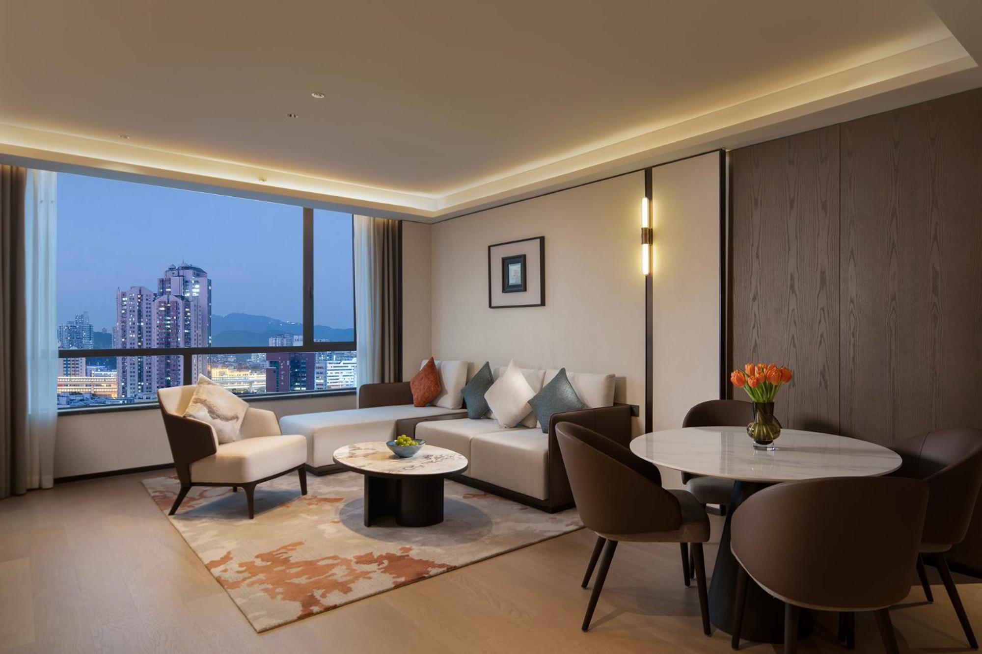 Yuexiu Hotel Guangzhou, Curio Collection By Hilton Exteriör bild