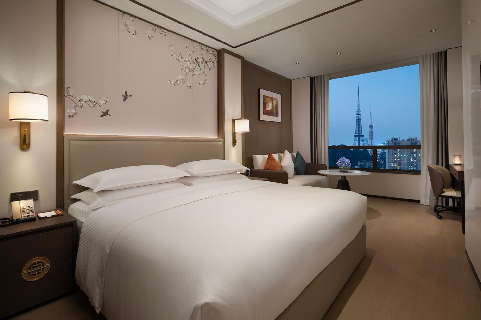 Yuexiu Hotel Guangzhou, Curio Collection By Hilton Exteriör bild