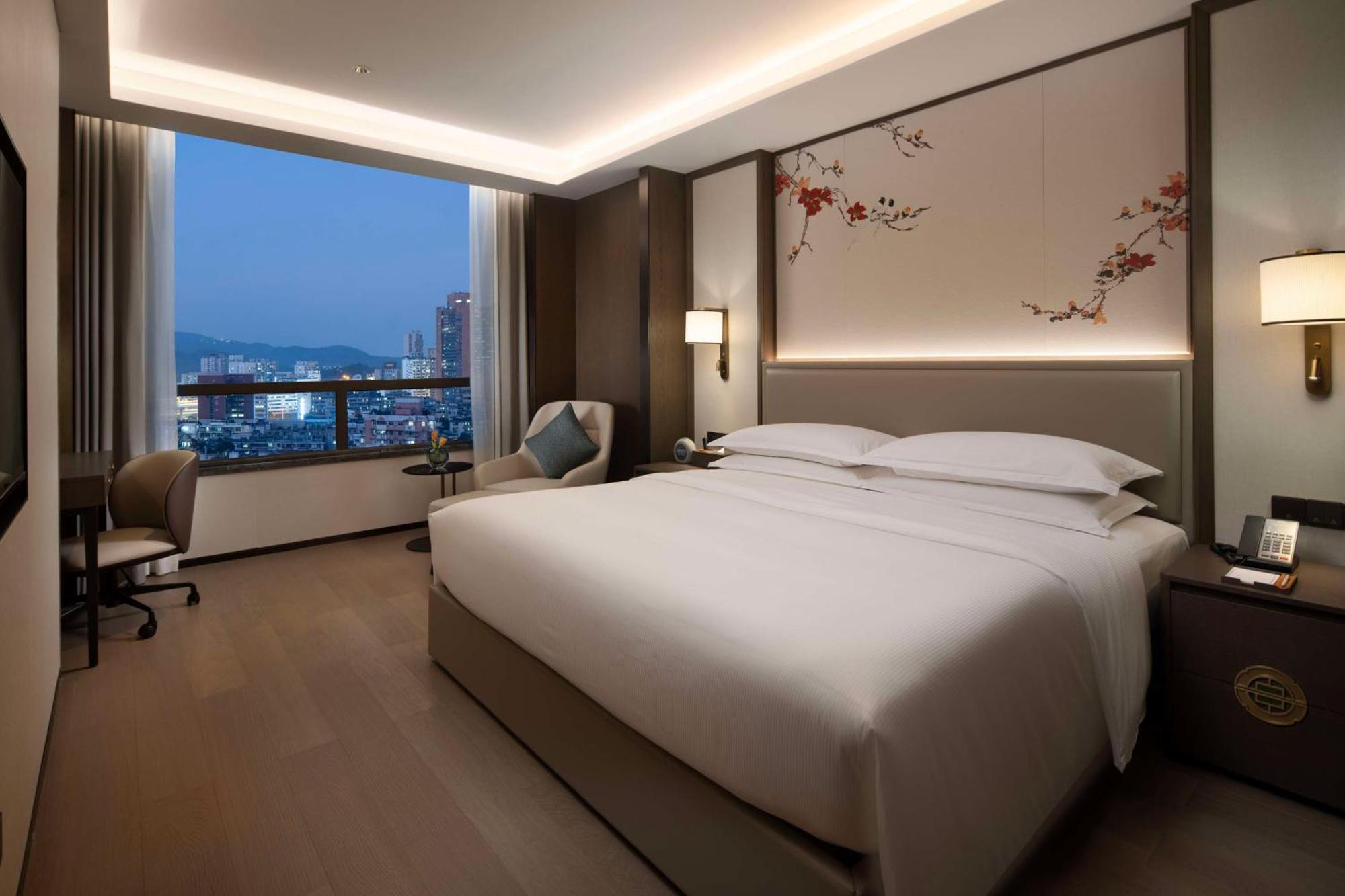 Yuexiu Hotel Guangzhou, Curio Collection By Hilton Exteriör bild