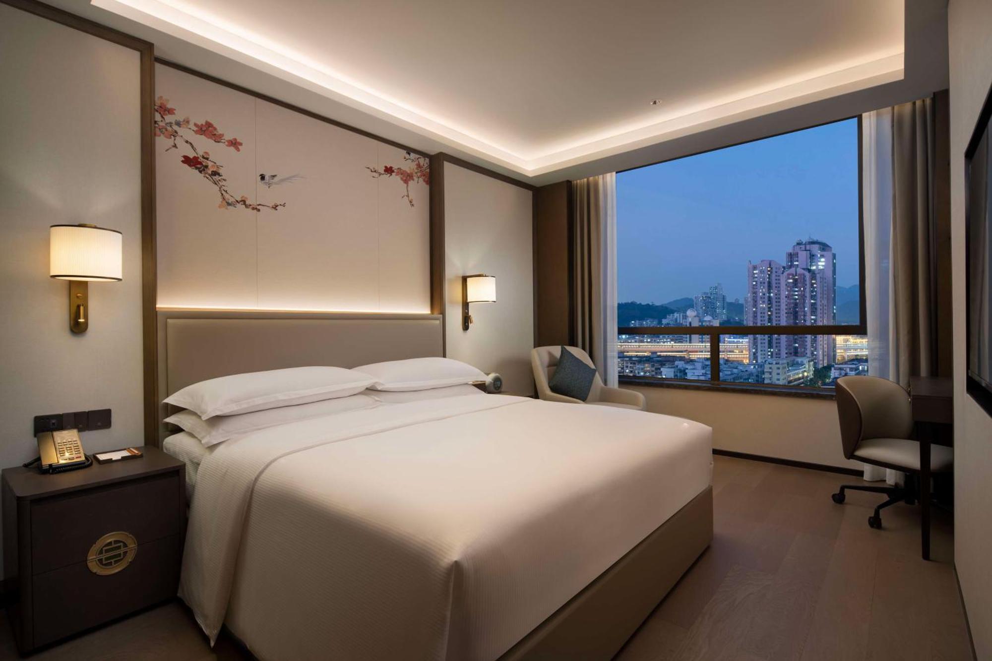Yuexiu Hotel Guangzhou, Curio Collection By Hilton Exteriör bild