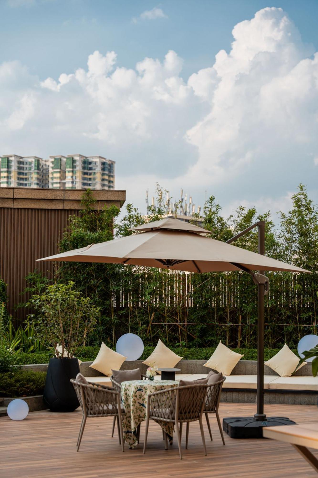 Yuexiu Hotel Guangzhou, Curio Collection By Hilton Exteriör bild