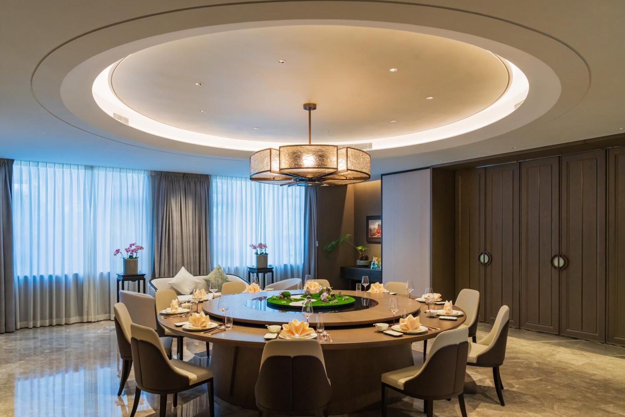Yuexiu Hotel Guangzhou, Curio Collection By Hilton Exteriör bild