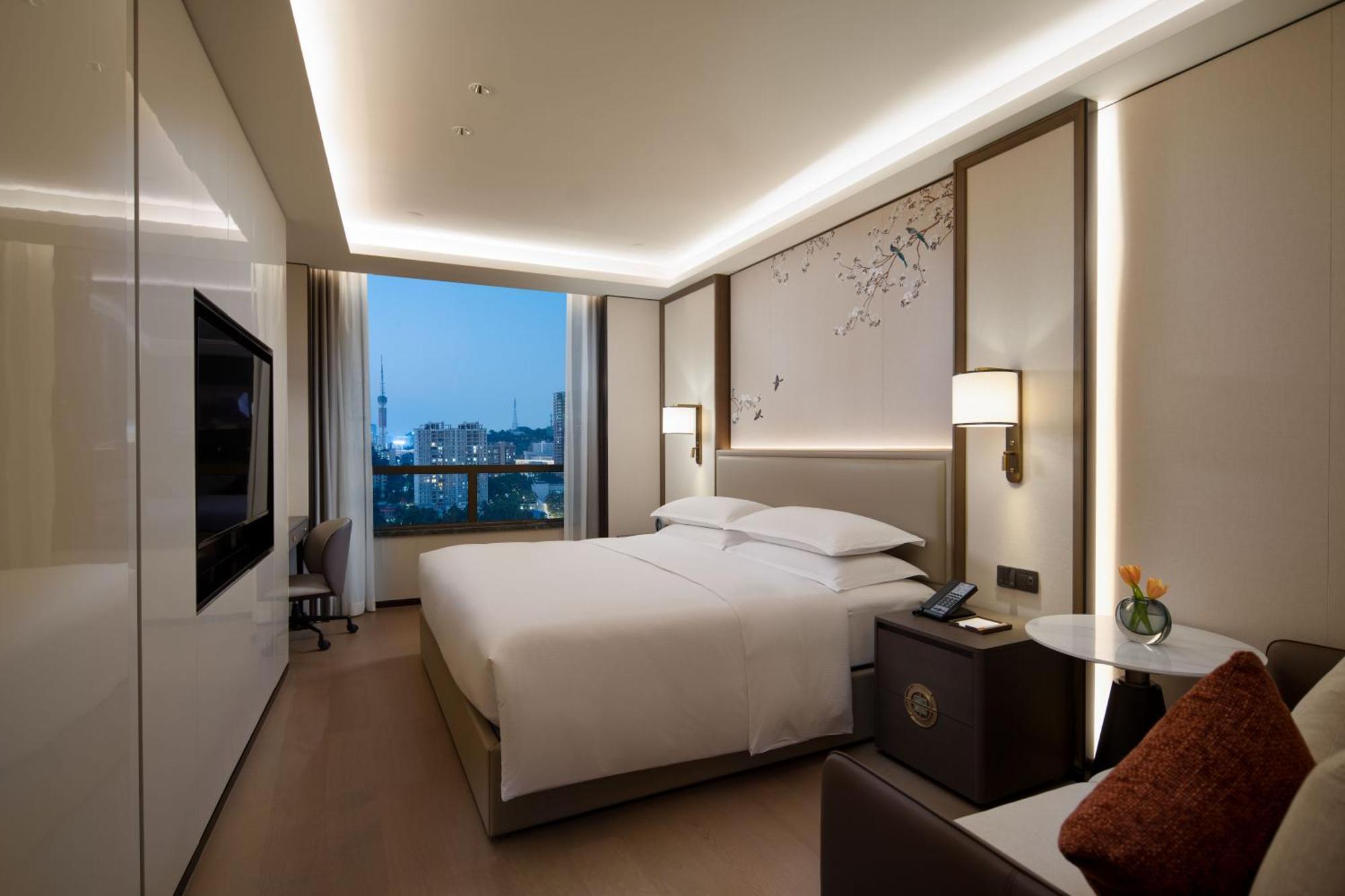Yuexiu Hotel Guangzhou, Curio Collection By Hilton Exteriör bild