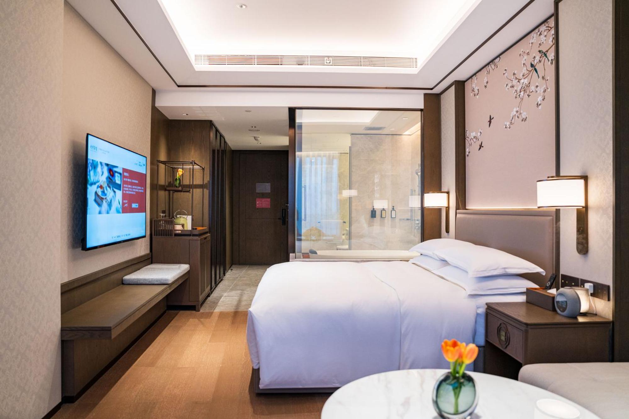 Yuexiu Hotel Guangzhou, Curio Collection By Hilton Exteriör bild